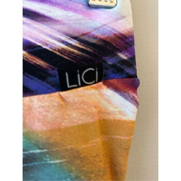 LiCi Fit Workout Set in Electric Sunset Butt scrunch Shorts and Halter Strappy B - Picture 7 of 16